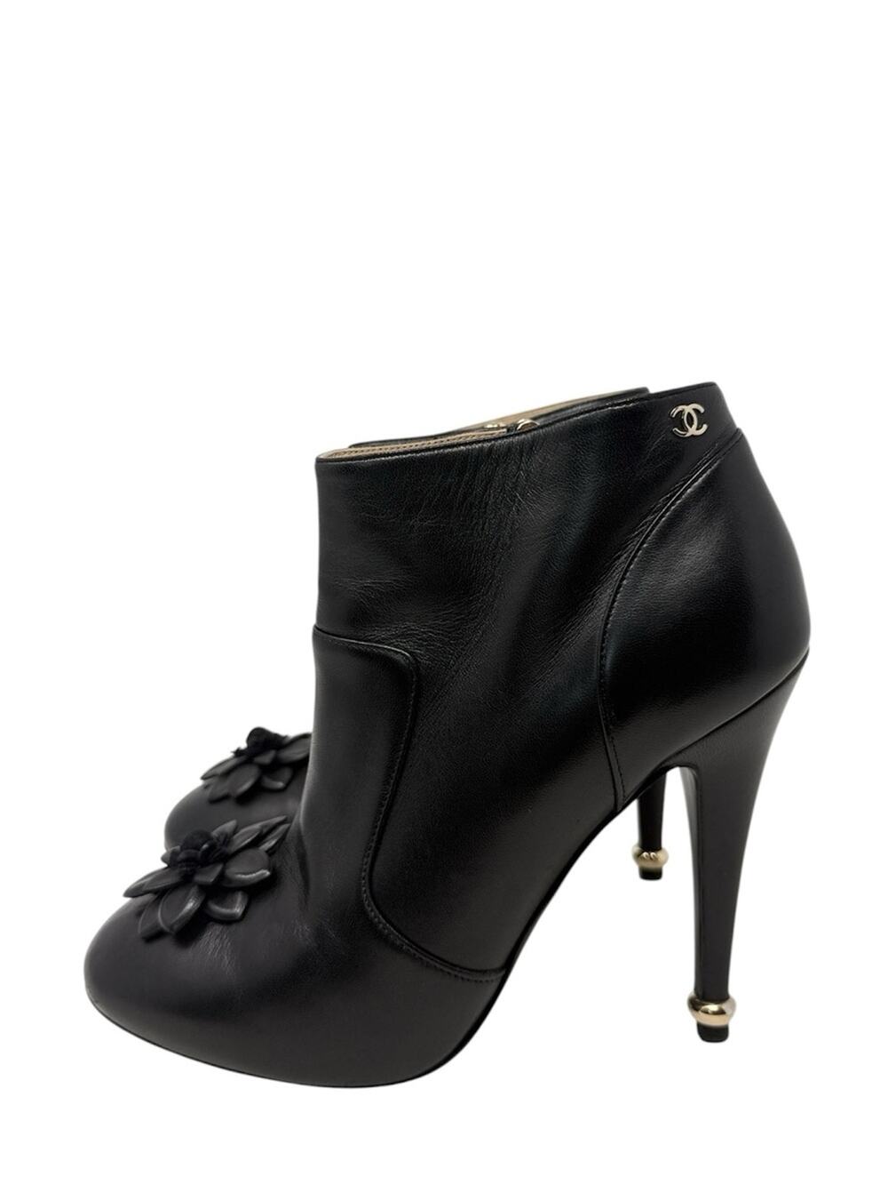 Chanel Interlocking CC Logo Camellia Flower Toe Black Leather Booties Size 37